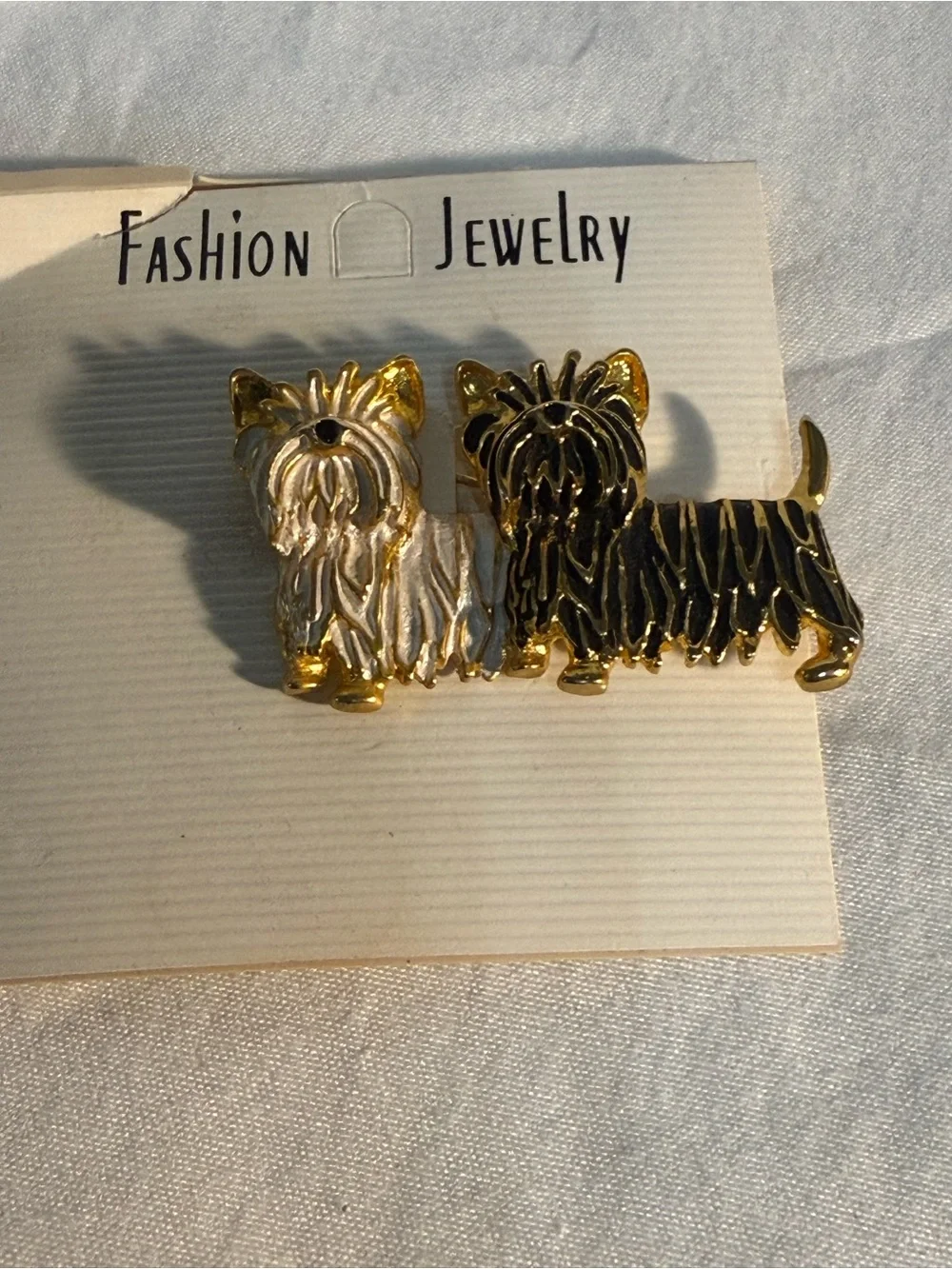 Fashion Jewelry Gold Tone Double Terrier Dog Brooch with White and Black Enamel